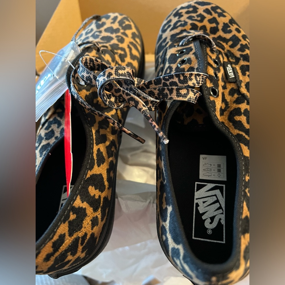 Vans - Picture 3 of 11